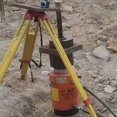 رافعة هيدروليكية بفتحة مركزية